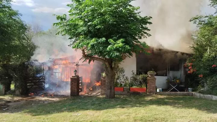 Los Reartes: una vivienda se quemó por completo en barrio El Vergel