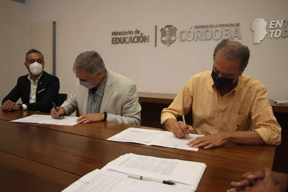 Provincia anunció que invertirá en escuelas en Calamuchita 02