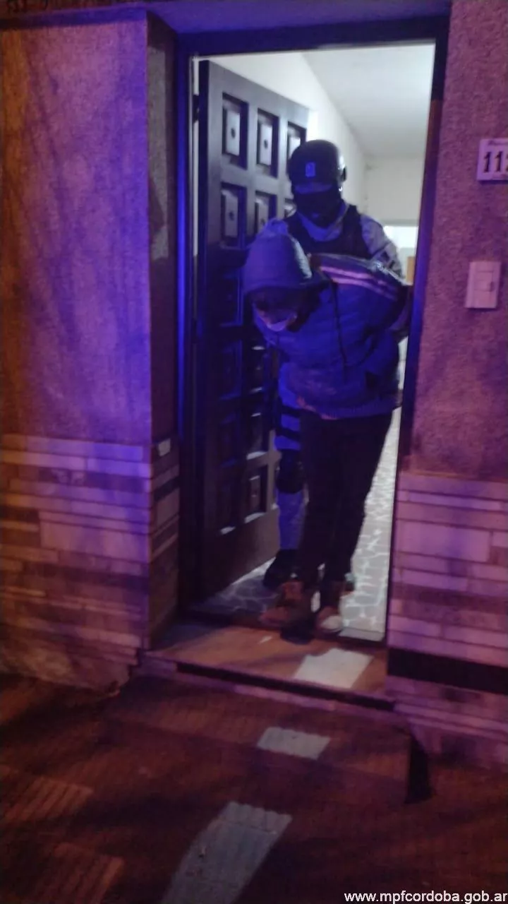 fd9f4d1b-3523-49ff-a77d-b1b87a386f3f