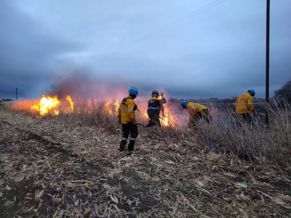 BOMBEROS DE EMBALSE EN LOS CONDORES 03