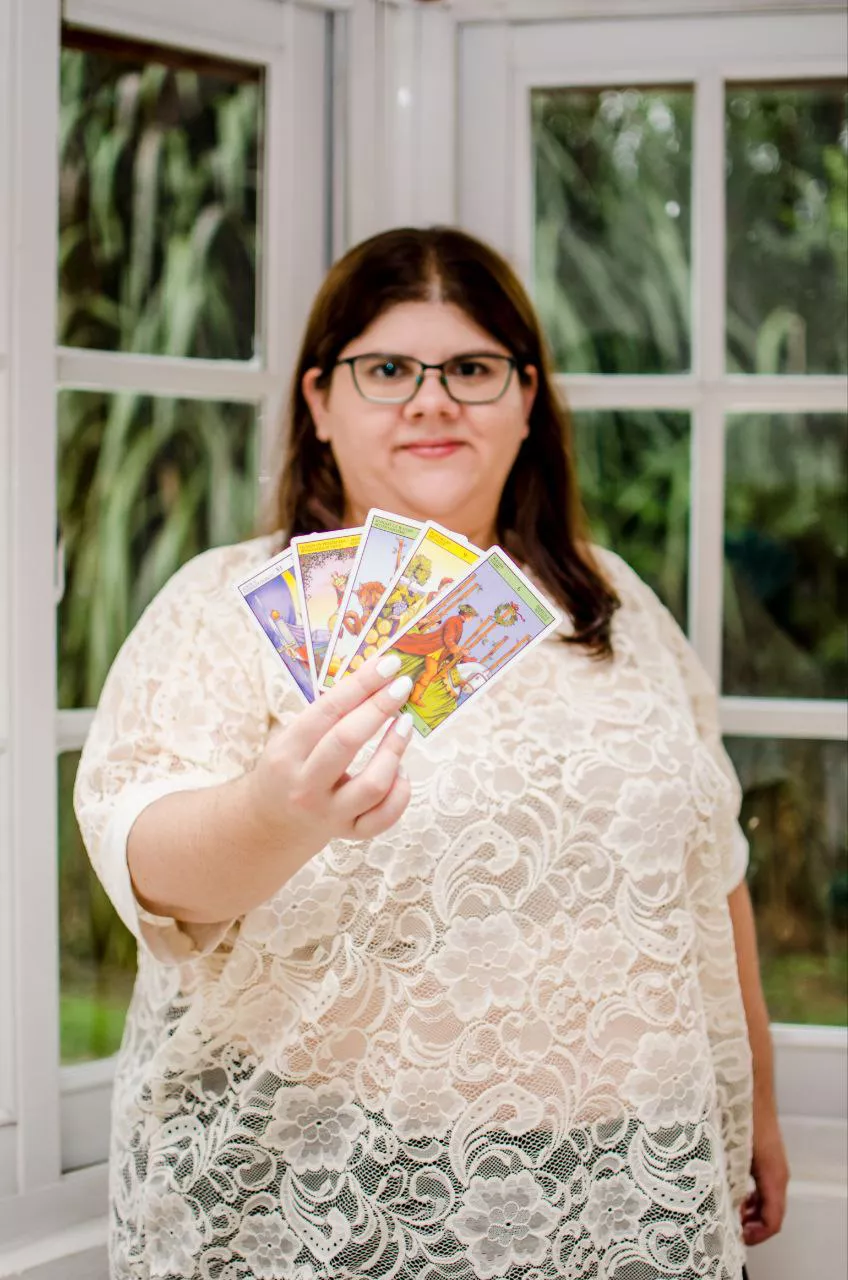 Nabila, una "esotérica" emprendedora que apuesta por la práctica del Reiki en Calamuchita