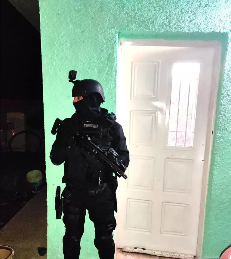 3 personas fueron detenidas por venta de drogas en Calamuchita