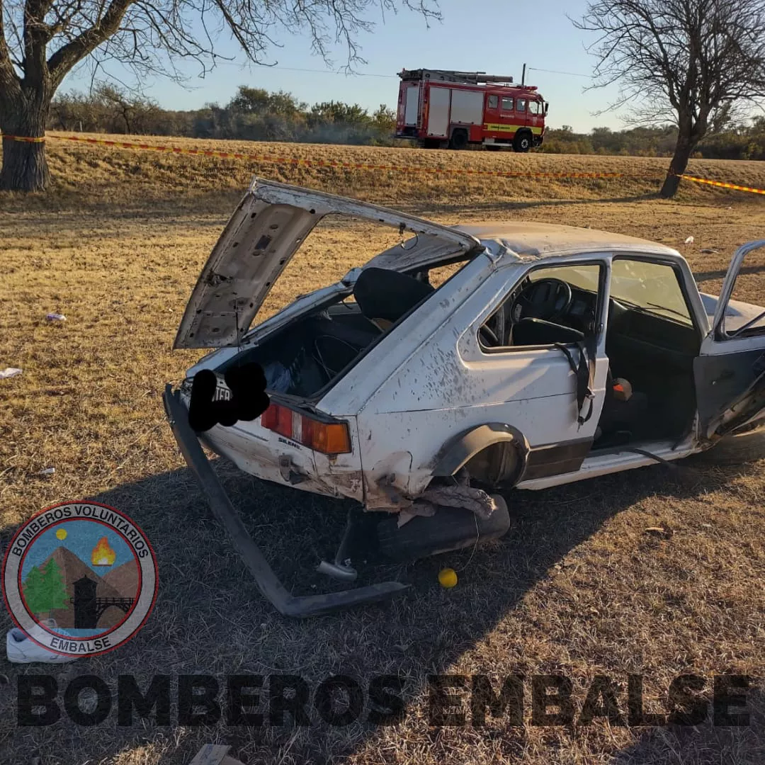 Embalse: falleció un joven tras volcar con su auto en la ruta