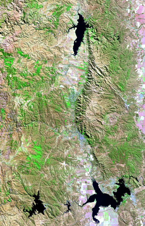 Imagenes_destacadas_-_LandSat-8_OLI_-_Valle_de_Calamuchita,_Cordoba_-_2015-07-27_-_Falso_color_real