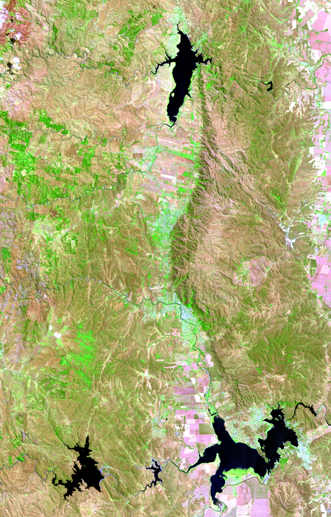 Imagenes_destacadas_-_LandSat-8_OLI_-_Valle_de_Calamuchita,_Cordoba_-_2015-10-15_-_Falso_color_real