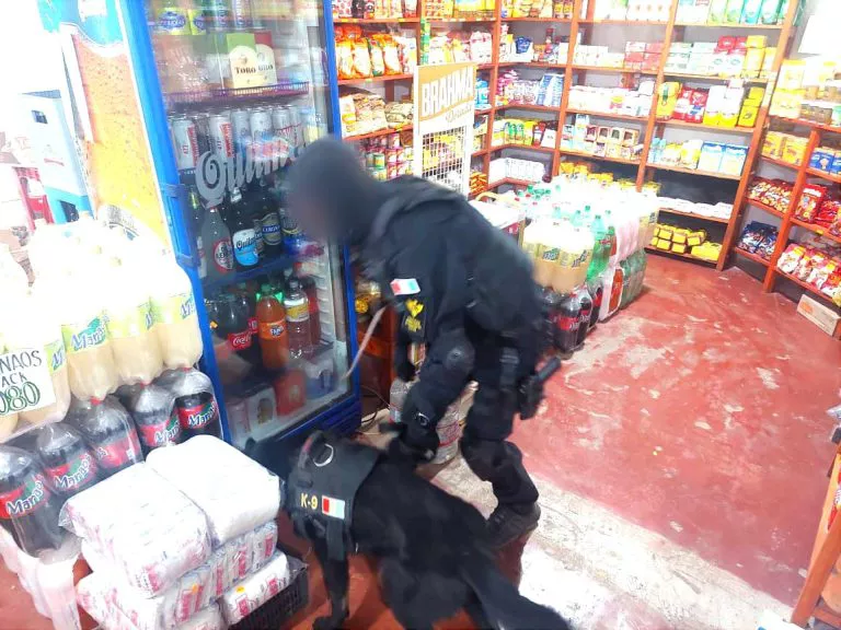 3 personas fueron detenidas por venta de drogas en Calamuchita