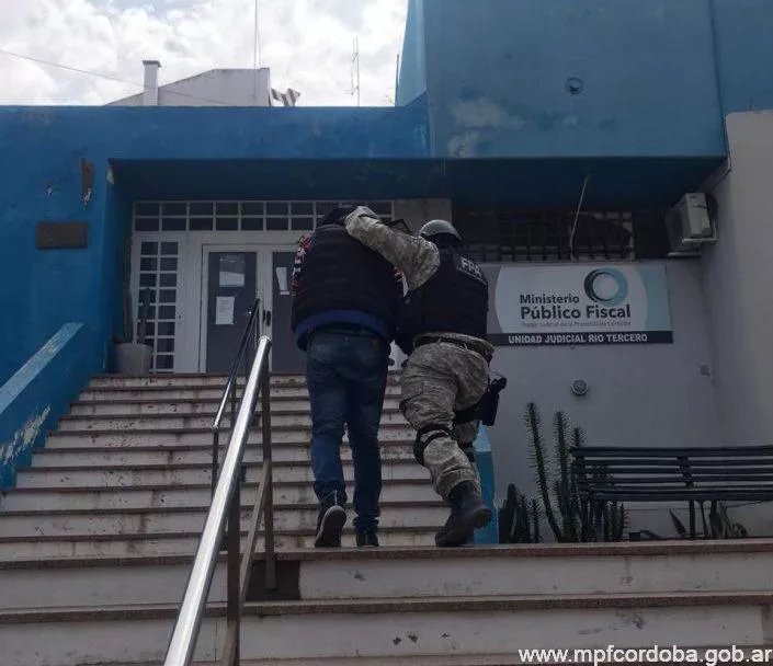 3c5cb214-57ee-488c-b447-ebb3ce0a7985