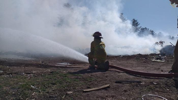 INCENDIO BOMBEROS EMBALSE 18-05 02