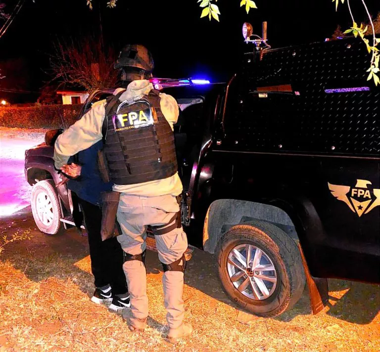 3 personas fueron detenidas por venta de drogas en Calamuchita