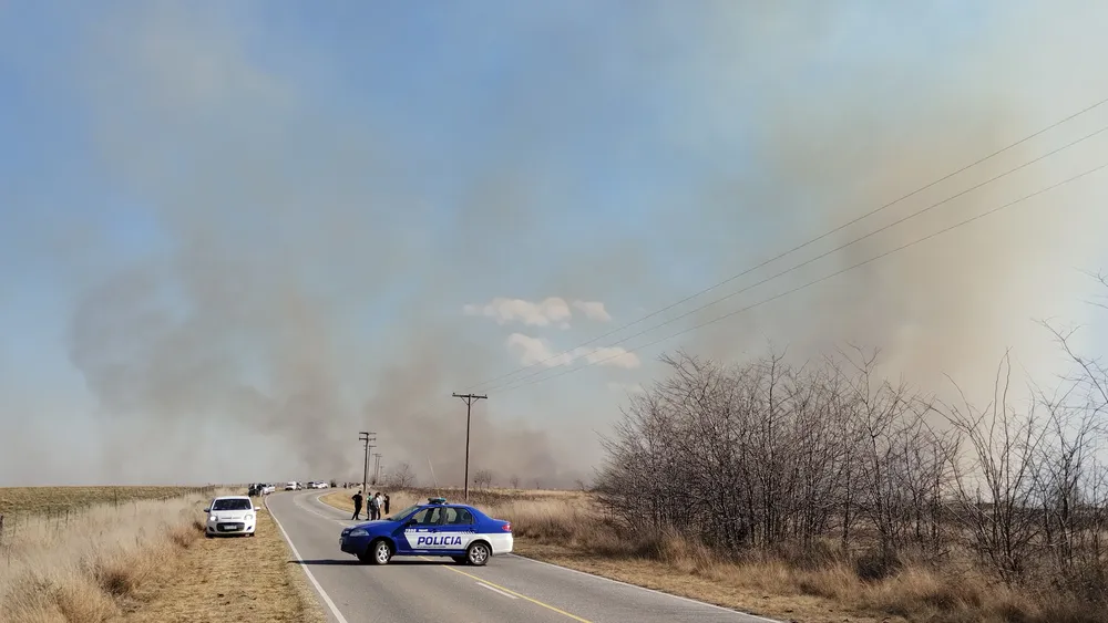 Villa Yacanto: un foco sobre la ruta antes de llegar al pueblo impide la libre circulación Villa Yacanto: un foco sobre la ruta antes de llegar al pueblo impide la libre circulación Foto: Calamuchita en linea
