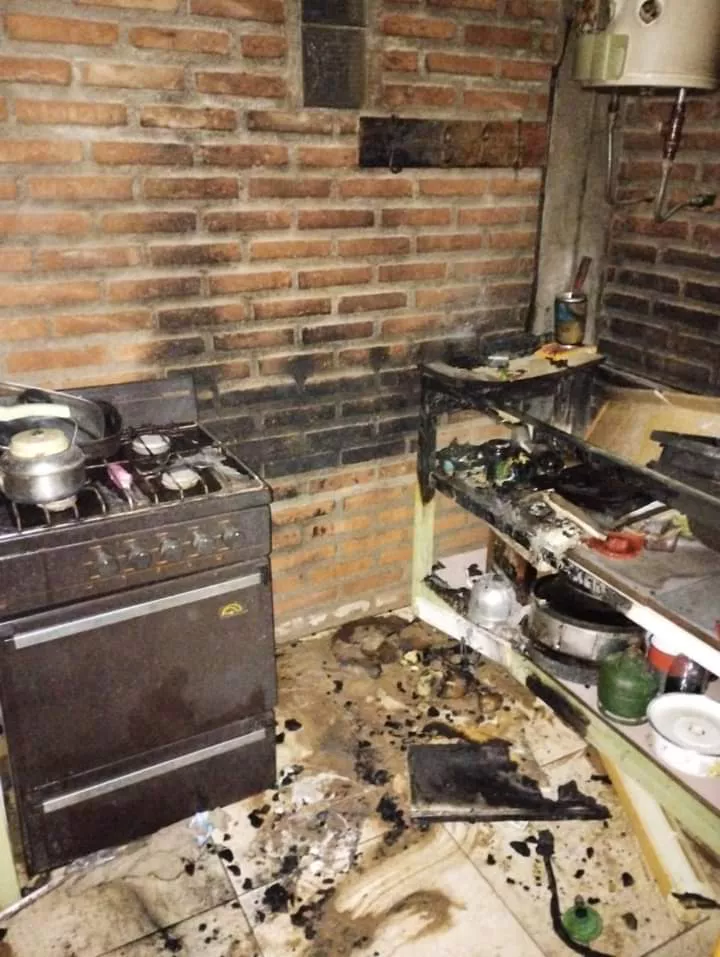 Villa General Belgrano: bomberos extinguieron un incendio en una vivienda 