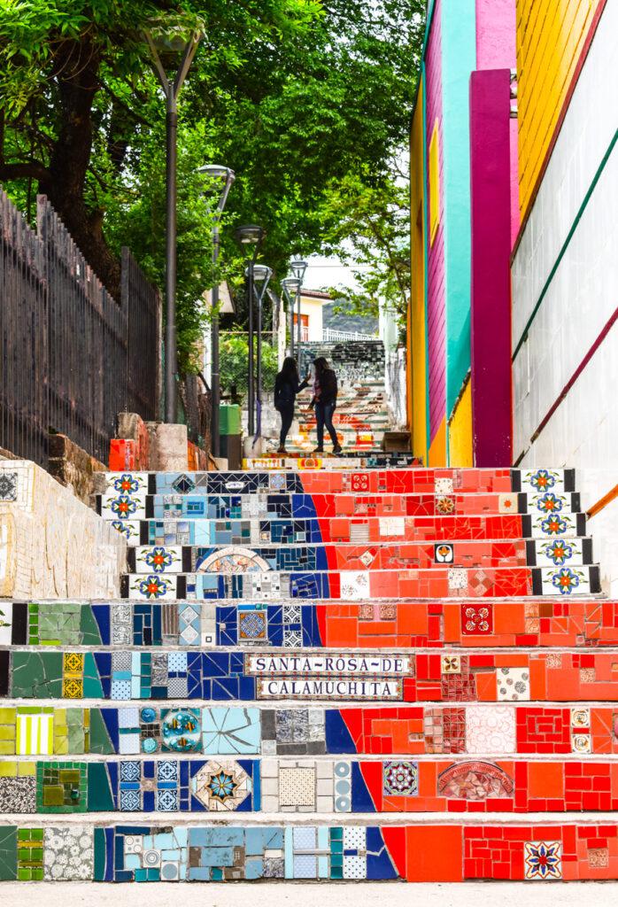 escalera inmigrantes santa rosa