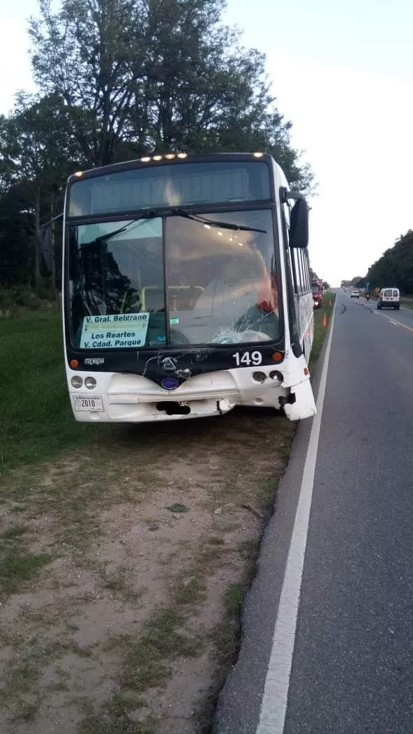 Villa General Belgrano: un colectivo impactó con un auto ena ruta 5