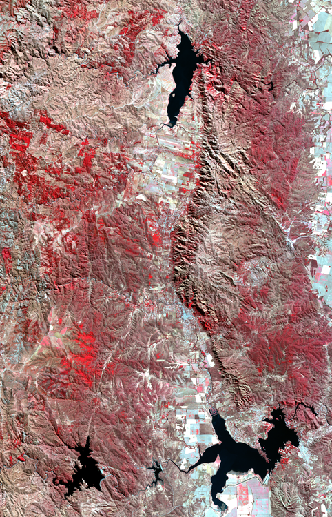 Imagenes_destacadas_-_LandSat-8_OLI_-_Valle_de_Calamuchita,_Cordoba_-_2015-07-27_-_Infrarrojo_color