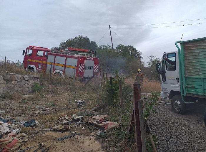 Bomberos EMbalse rescate de camion 02