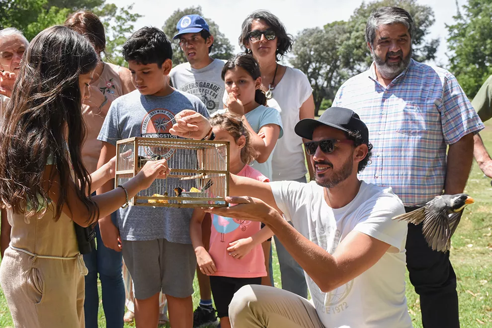 Embalse: Policía Ambiental liberó a 48 aves que se encontraban en cautiverio 