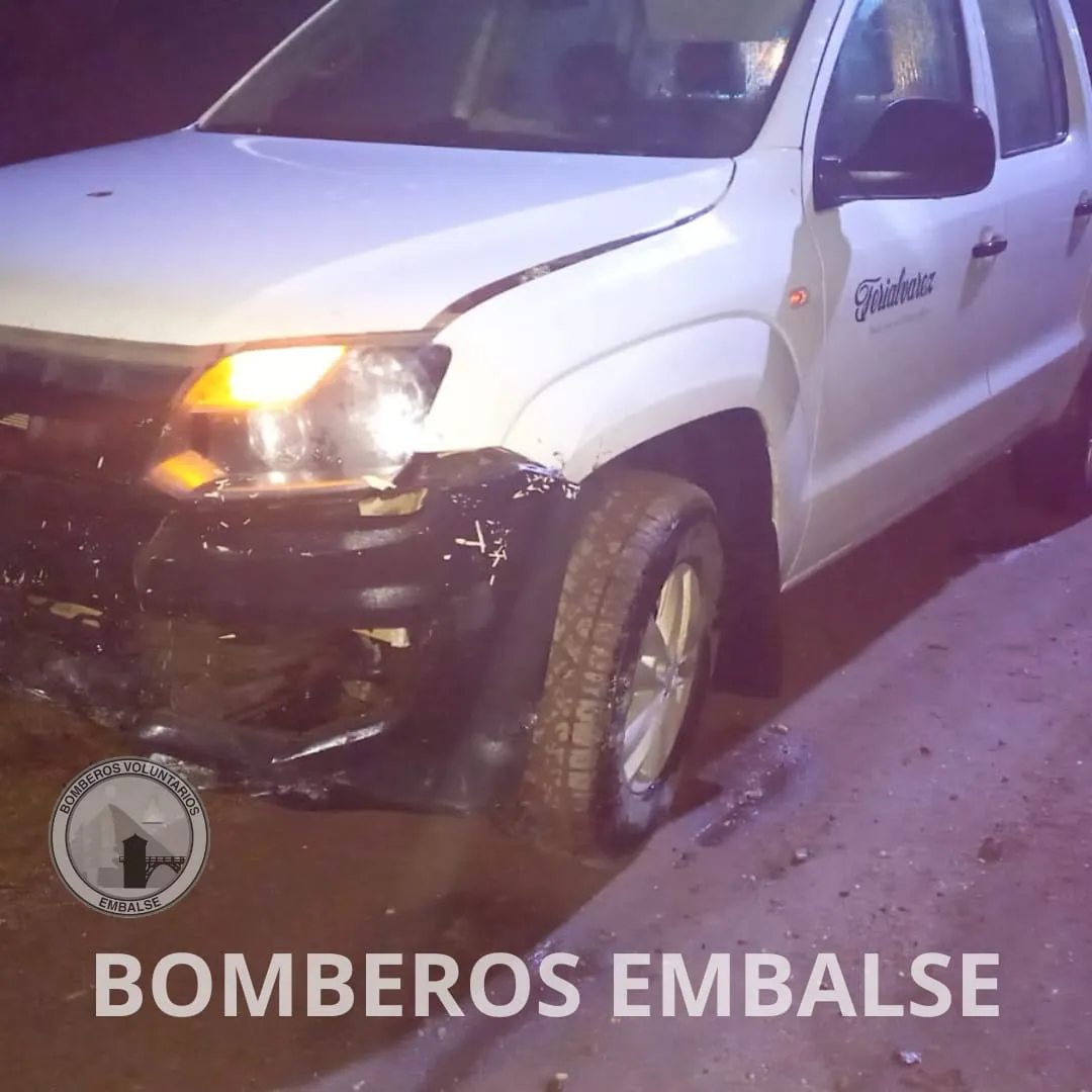 Accidente en Embalse: un auto y una camioneta impactaron en el cruce de "El Quebracho"