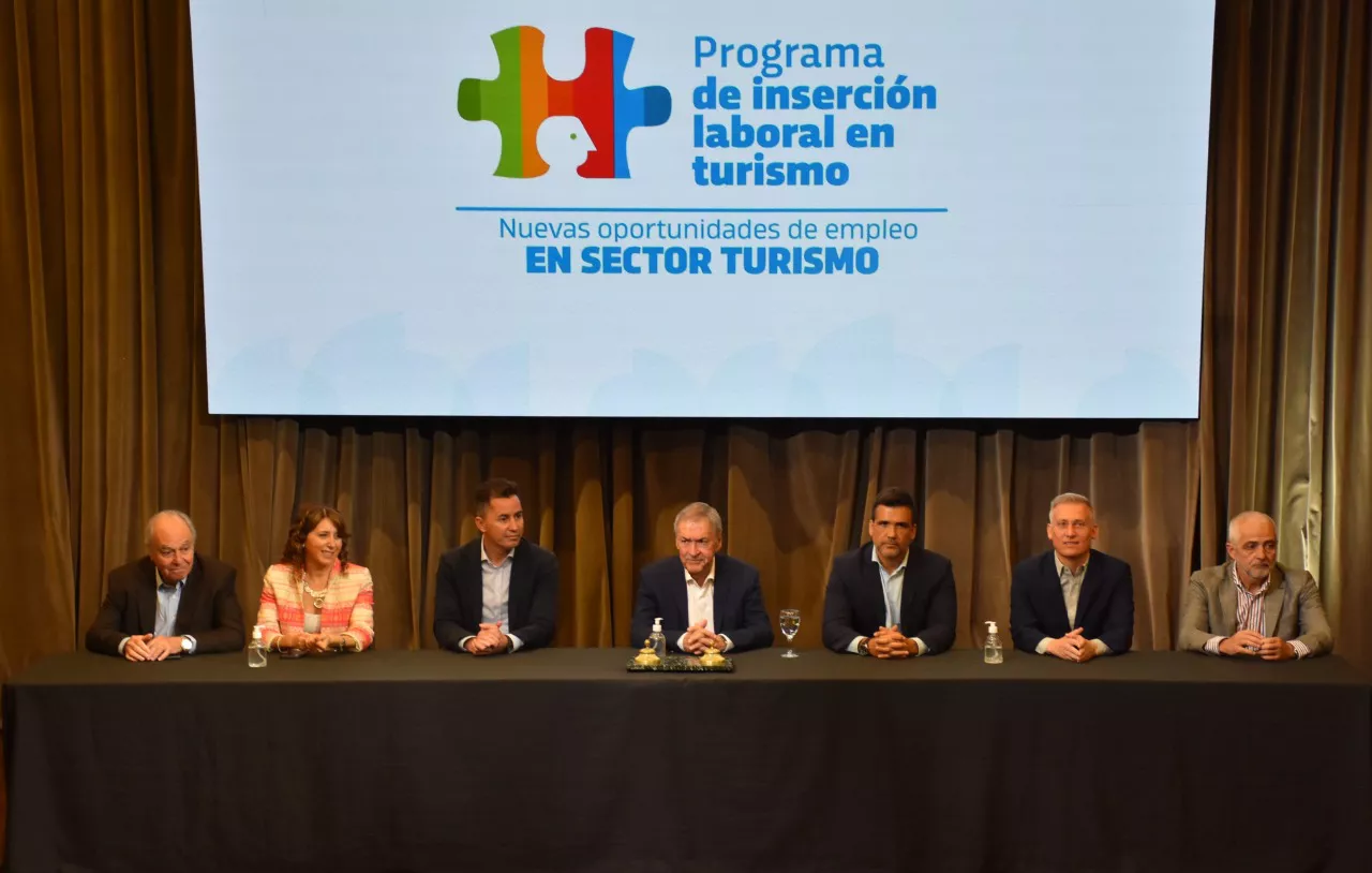Schiaretti presentó el nuevo Programa de Inserción Laboral PIL para la industria del turismo