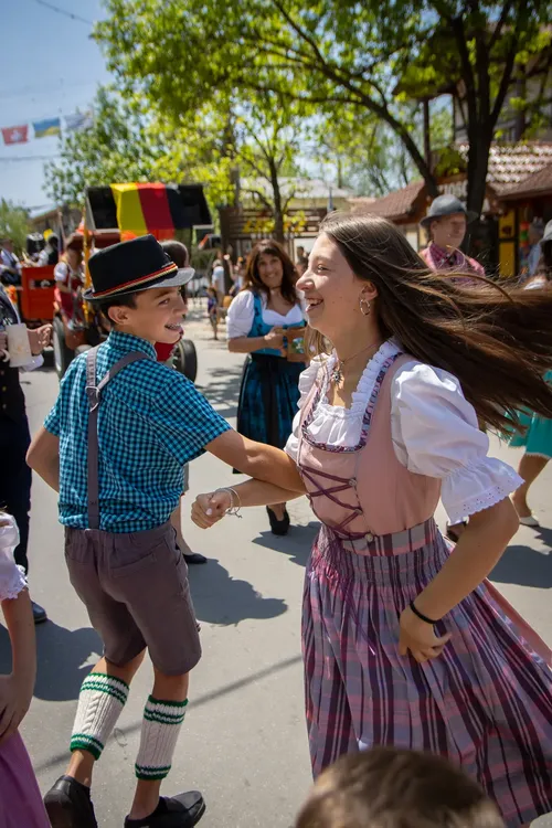 Desfile centro Oktoberfest de Villa General Belgrano (9)