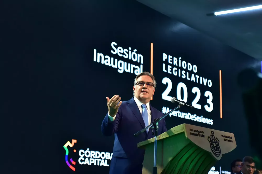 Llaryora periodo legislativo