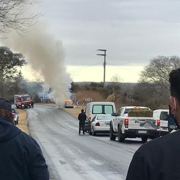 AUTO INCENDIADO LECTOR 01