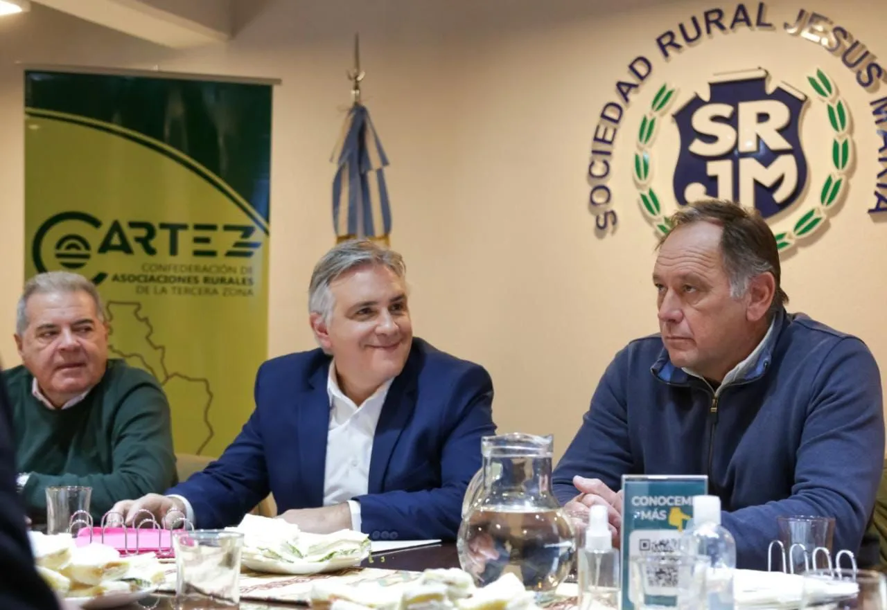 Llaryora se reunió con Cartez en la Rural de Jesús María y ratificó su defensa al campo