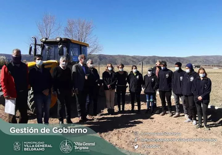 b9e8db5e-1f5c-42ba-b3c8-bad07a6b7f86