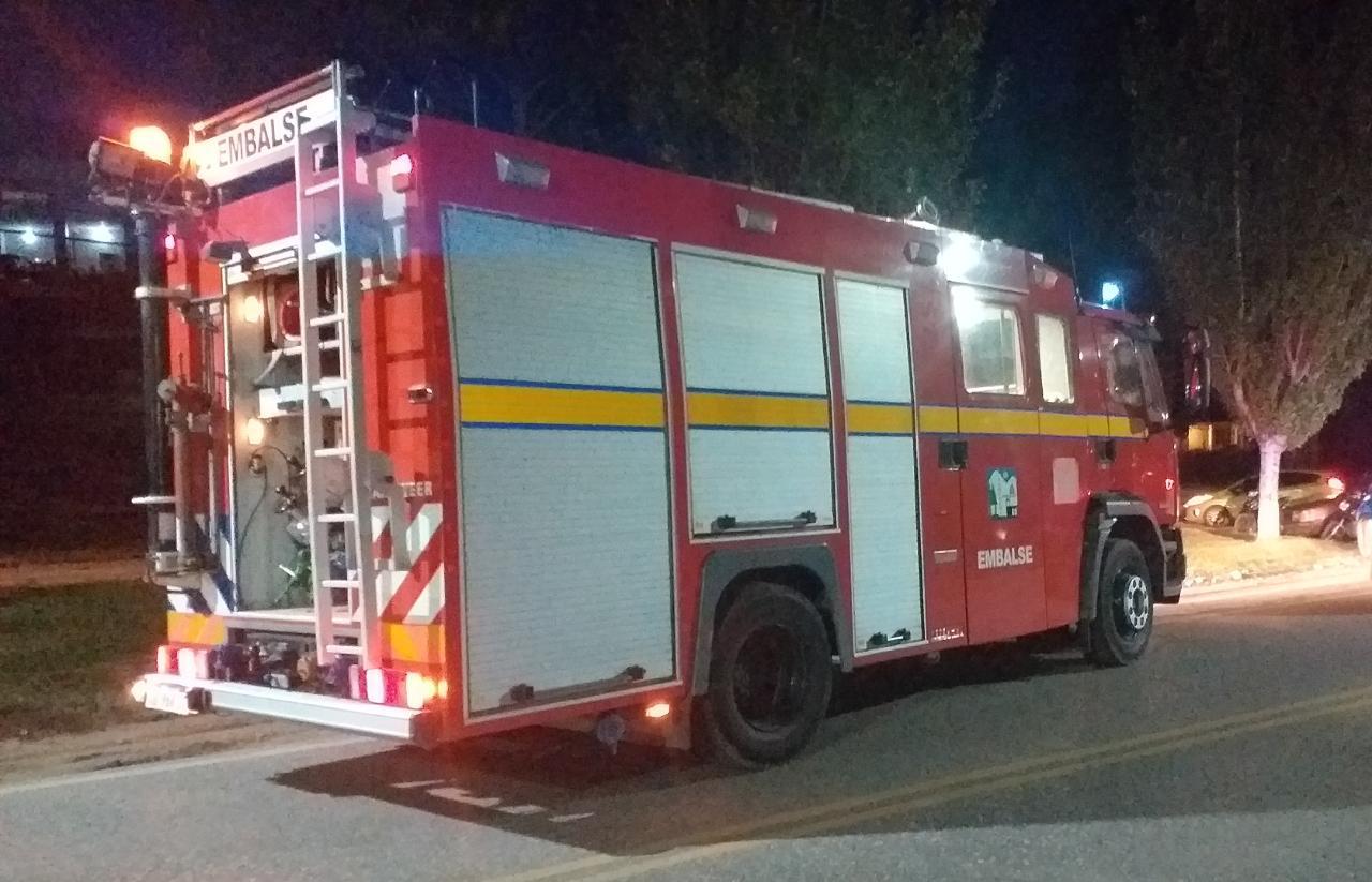 Choque en Embalse entre una Toyota Hilux y un Peugeot 206 03