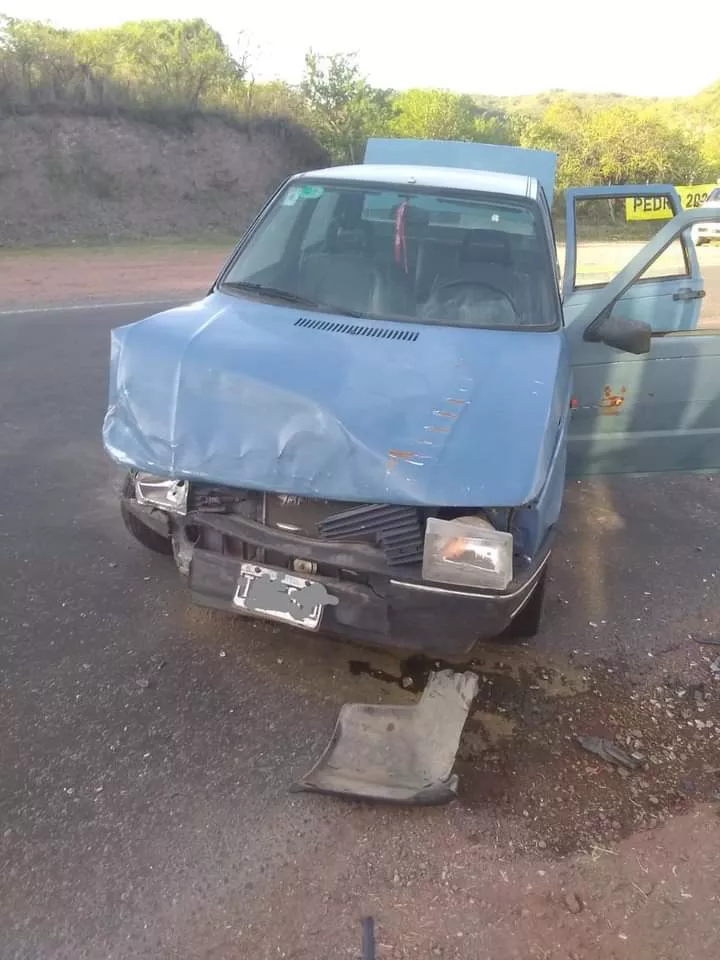 Villa del Dique: una trafic Volvo tras chocar con un auto en el puente Las Vacas