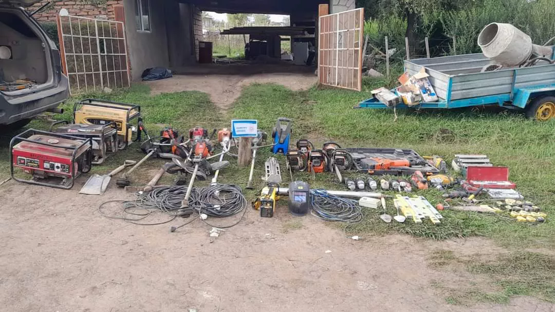 Villa Yacanto: detienen a una persona y secuestran dos camionetas y herramientas de trabajo en un allanamiento  