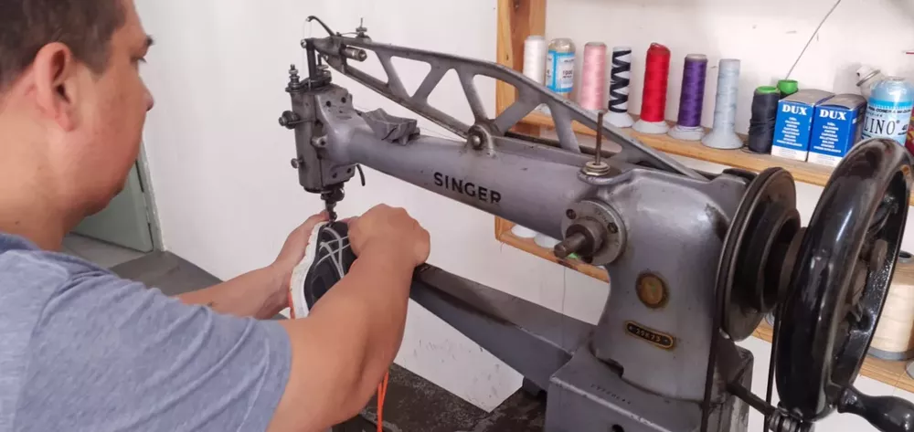 Carlos Enrici - Zapatodo - Trabajando en su taller(1)