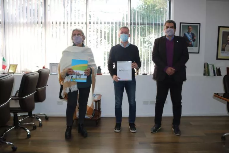 f5394827-d98a-4295-bbae-5459371fcaa5