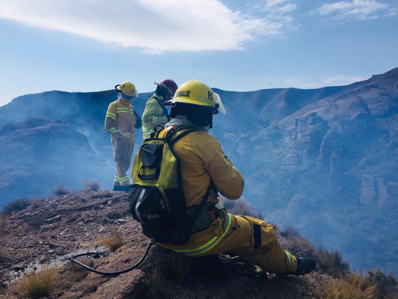 bomberos embalse 27 agosto 2
