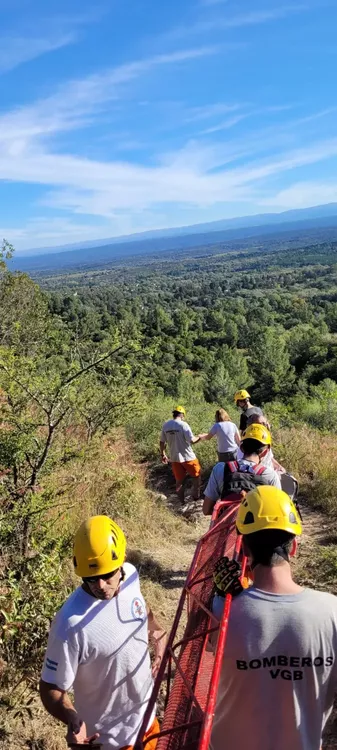 Villa General Belgrano: bomberos asistieron a una persona con descompensación diabética en el Cerro de la Virgen
