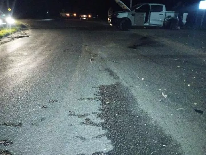 Villa Rumipal: un automóvil volcó tras chocar contra el lateral de una camioneta