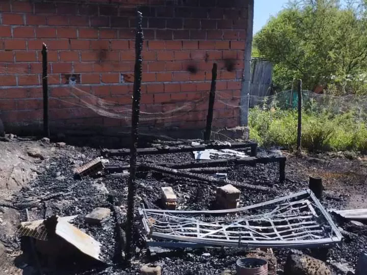 Bomberos de Calamuchita intervinieron en un incendio de automóvil y vivienda
