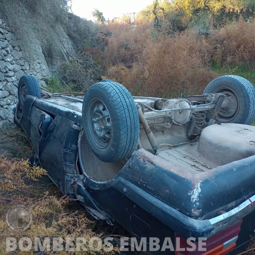 Villa Quillinzo: un hombre falleció tras caer en una alcantarilla con su automóvil