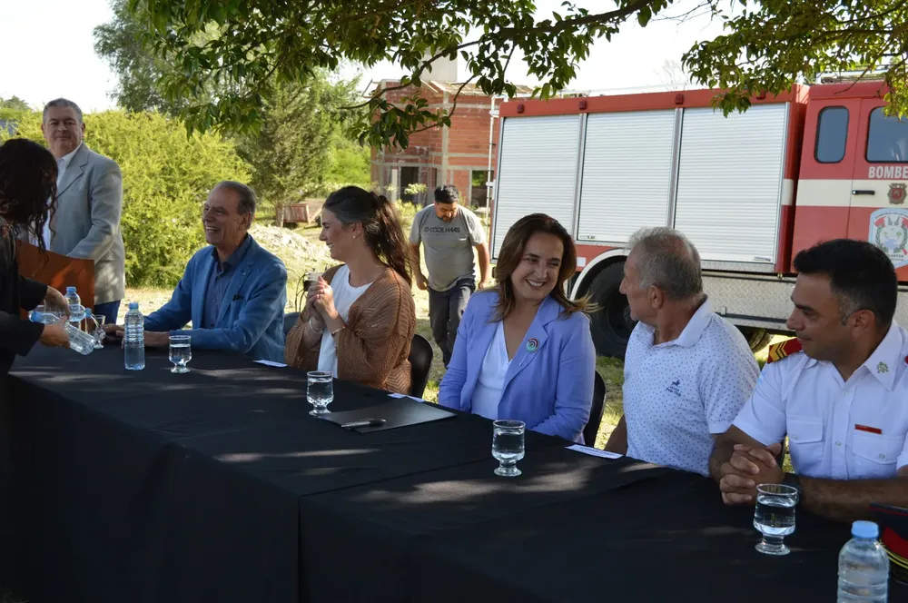 42ef33ba-4e07-4f59-96fd-cee683cc7090