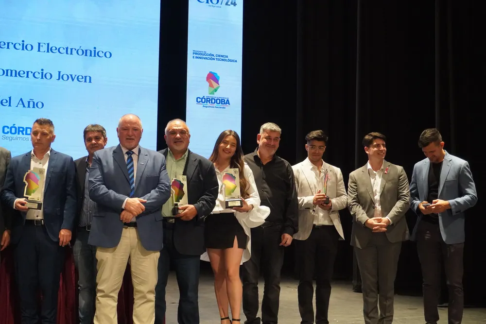 Autoridades, representantes del sector y premiados 