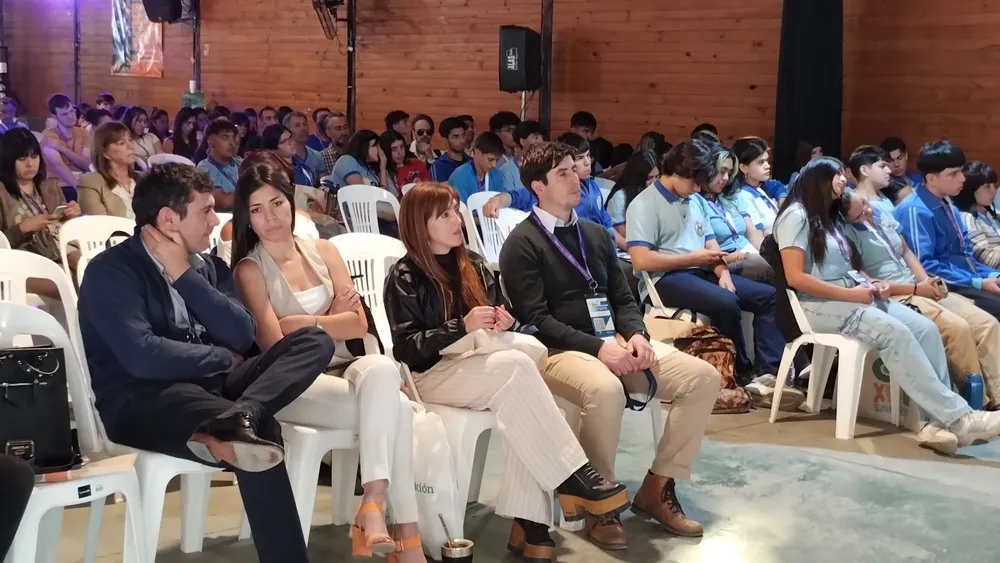 Mauricio Jaimes junto a Macarena Benítez, intendenta de Cortaderas, San Luis