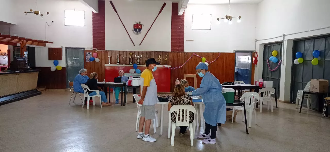 Vacunación masiva en Villa Rumipal