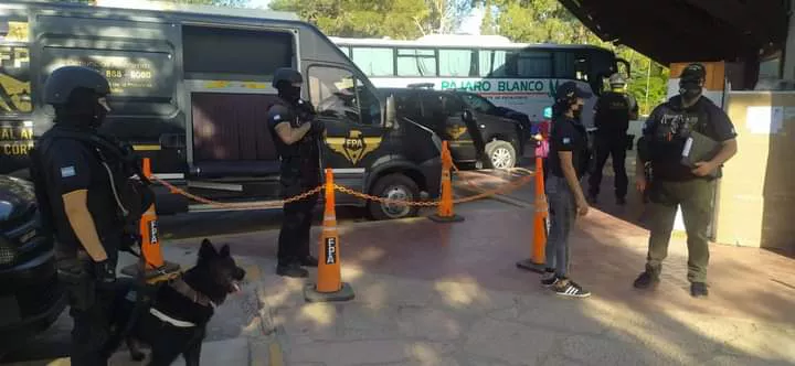 Villa General Belgrano: secuestran drogas en un control preventivo en la terminal de ómnibus