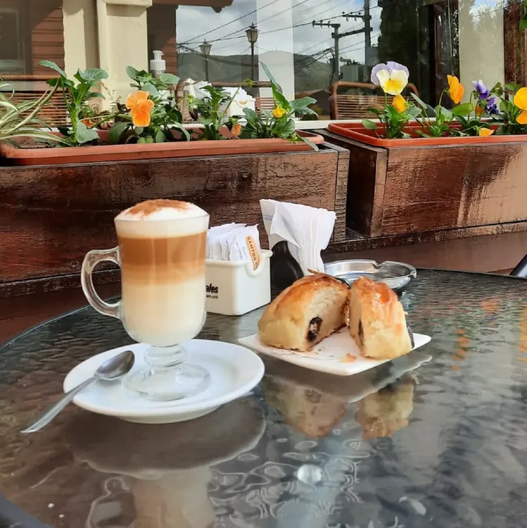 Croissant taller de arte latte café villa general belgrano
