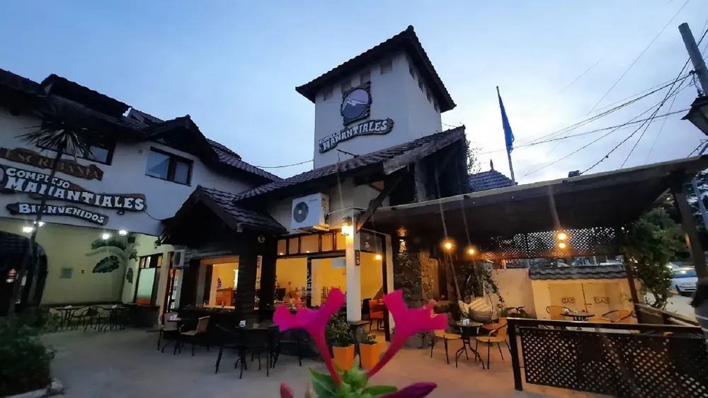 Croissant taller de arte latte café villa general belgrano