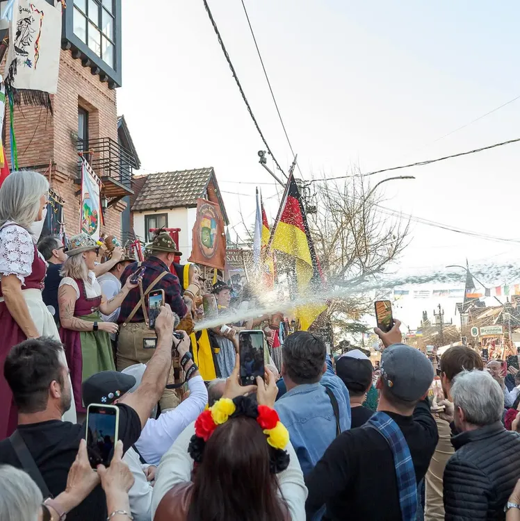 e281b7cd-1c8e-4001-898d-996aa02837fd