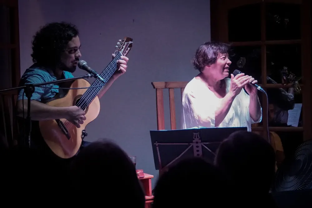 b86f2301-ddfd-4a59-875e-fc42c24f4526