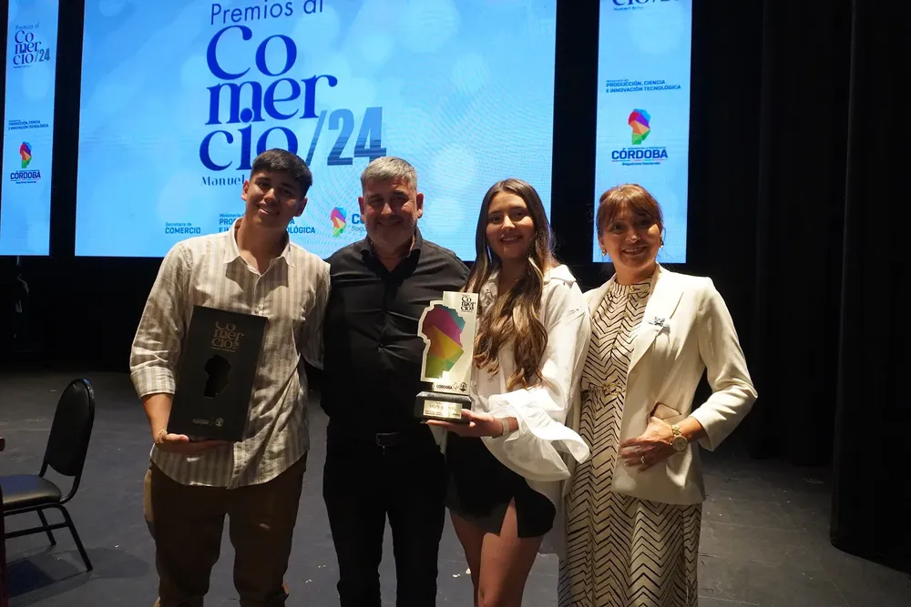 Santiago, Oscar, Aylén y Claudia, la familia de Von König 