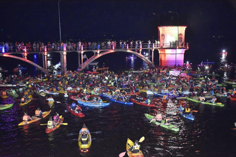 Remada nocturna en Embalse
