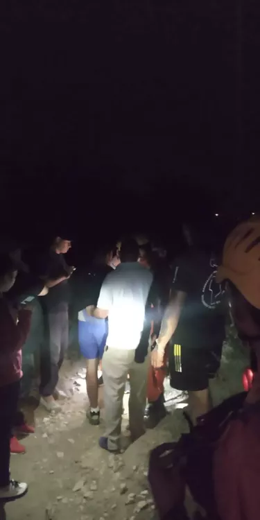 Villa General Belgrano: bomberos rescataron a una persona descompensada en el Cerro de la Vírgen 