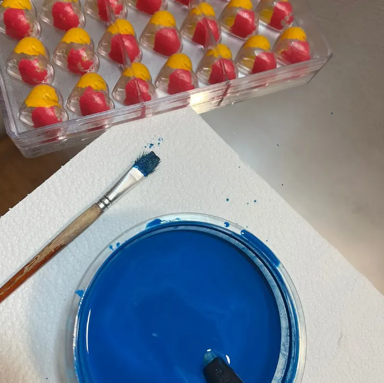 Bombones pintados a mano Von König